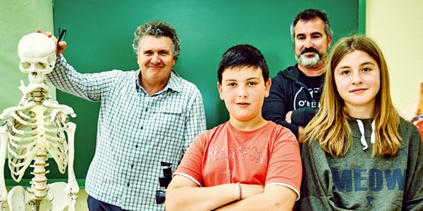 Escolares científicos en el colegio El Olivar