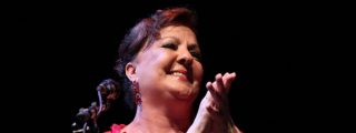 Carmen Linares: 
