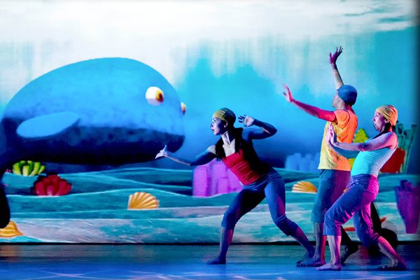 Danza: 'Ballenas, historias de gigantes'
