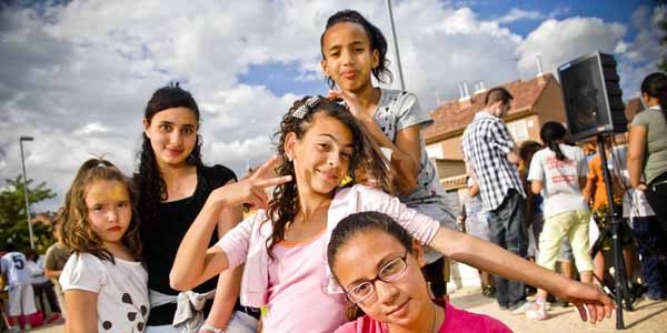 Fiesta vecinal de la primavera en el recinto ferial