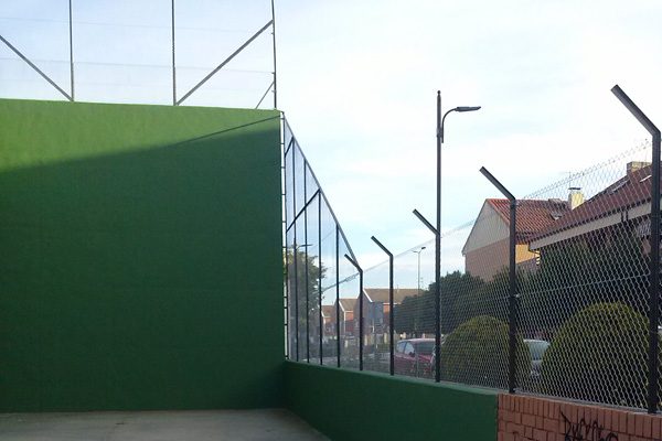 Se renueva el frontón del Casco Antiguo