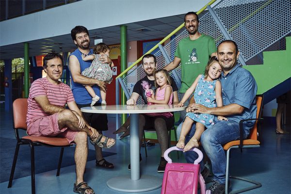 Papás por la crianza: hombres que rompen roles