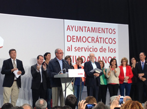 Rivas lidera la rebelión de los ayuntamientos