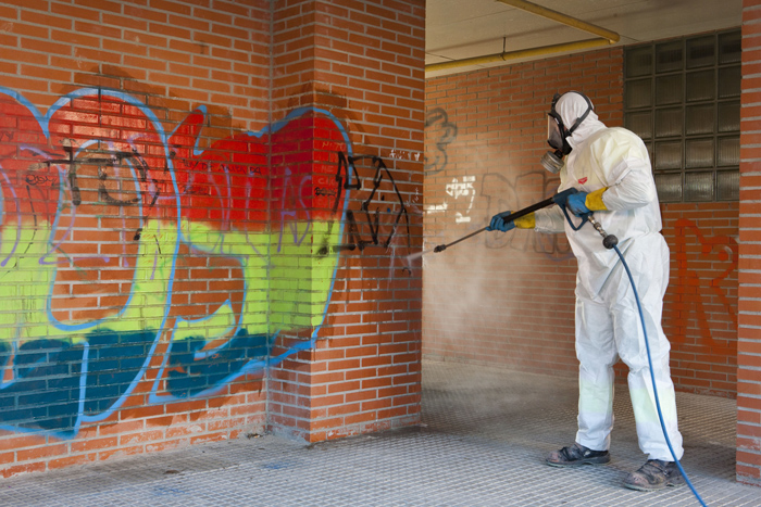 Se limpian más de 50 paredes pintadas de Covibar