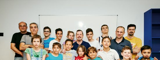 Creatividad: jóvenes que diseñan robots