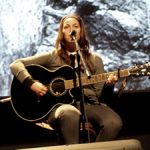 Lucía Sócam y Juan Pinilla cantan a la memoria