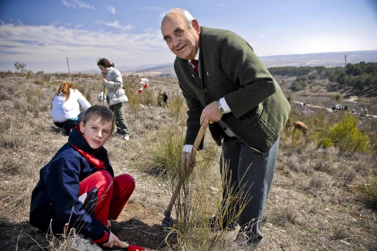 Ven con nosotros a plantar oxígeno