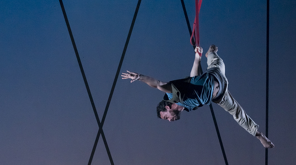 'YOLO', un canto a la vida desde el circo