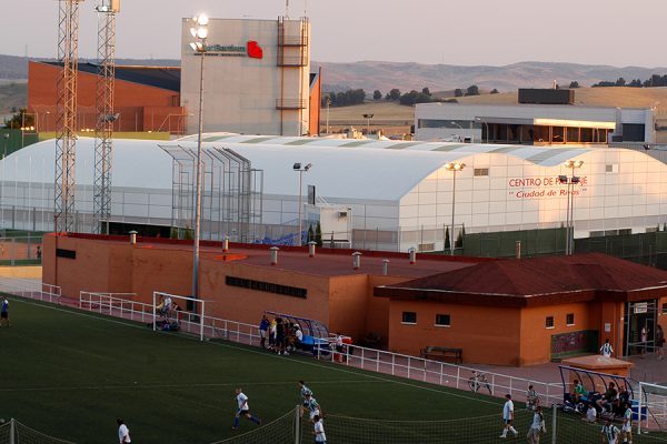 Una primavera de mejoras para el polideportivo Cerro del Telégrafo