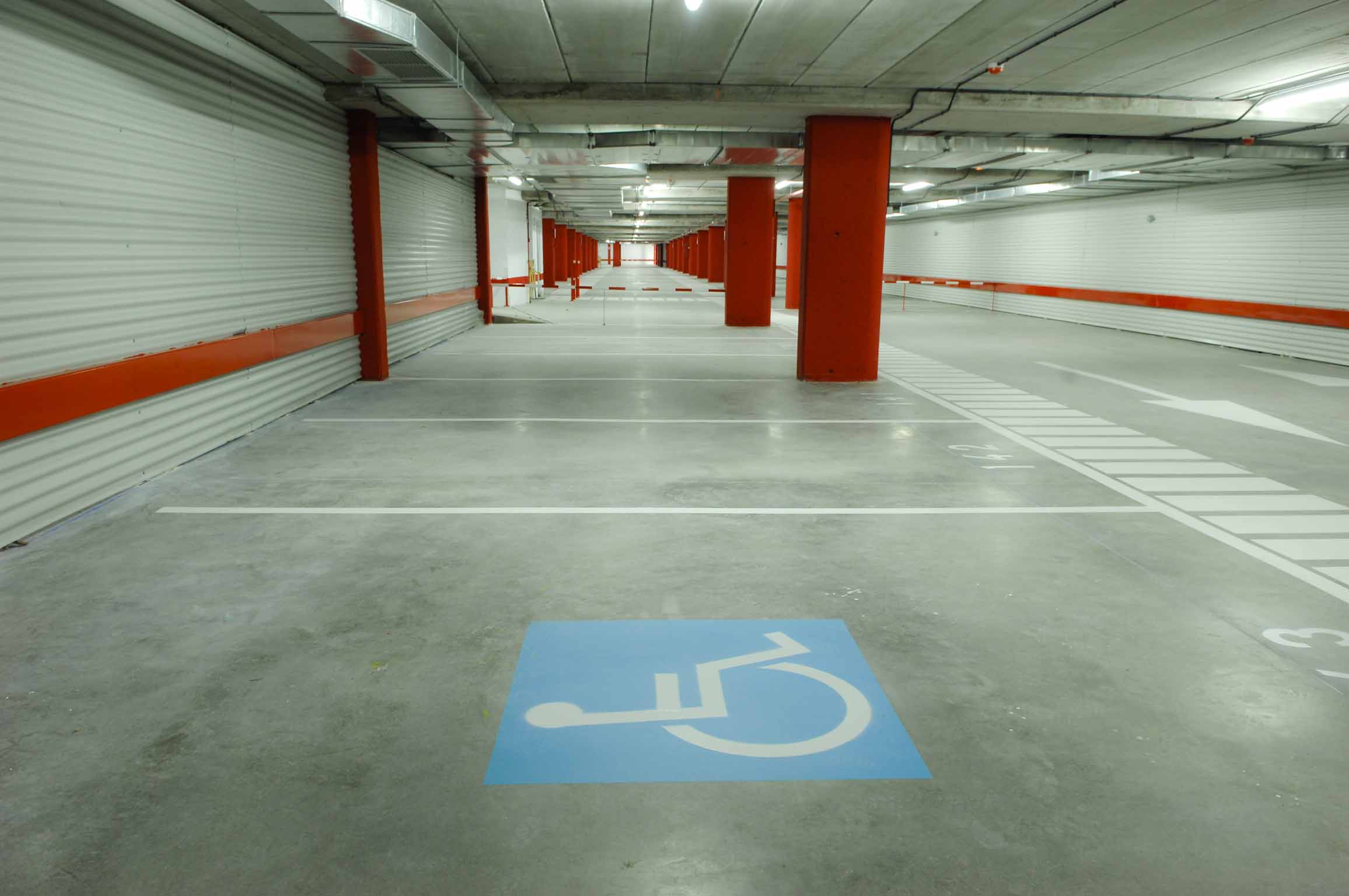 Apuesta por las aplicaciones tecnológicas para mejorar el aparcamiento de las personas con movilidad reducida