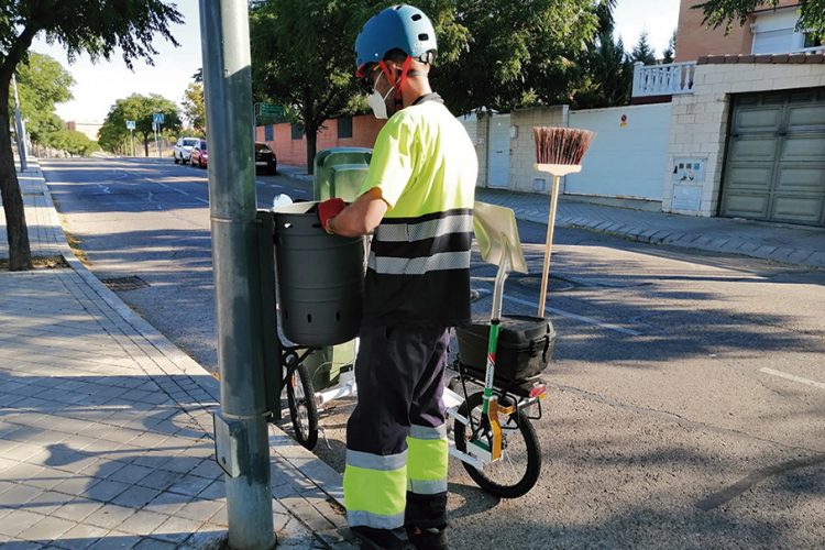 975 papeleras nuevas para renovar el parque existente
