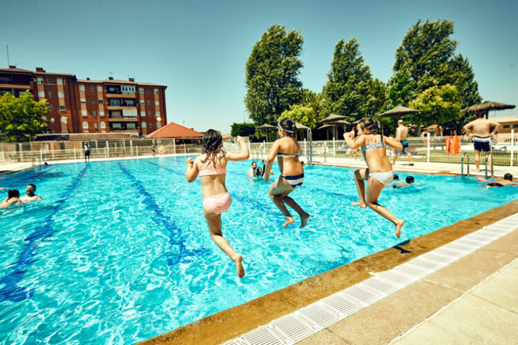 Disfruta este verano de un chapuzón saludable