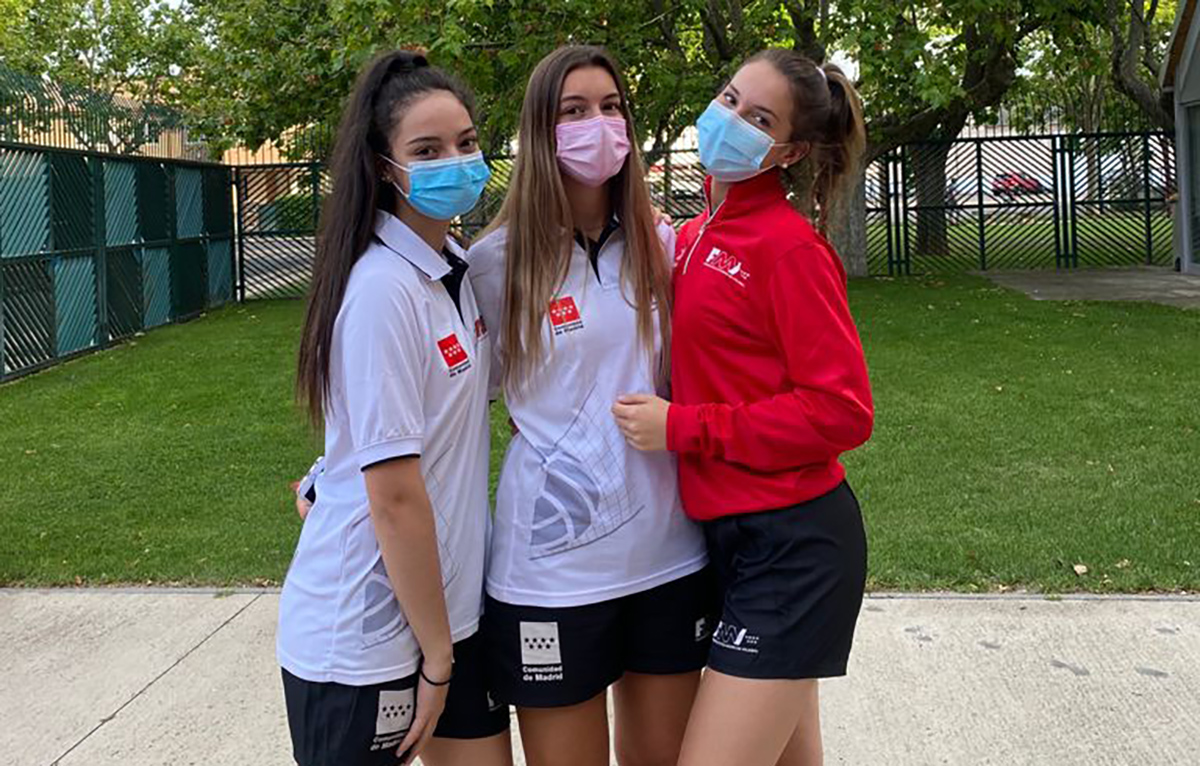 Tres jugadoras del Voleibol Rivas, al campeonato de España autonómico