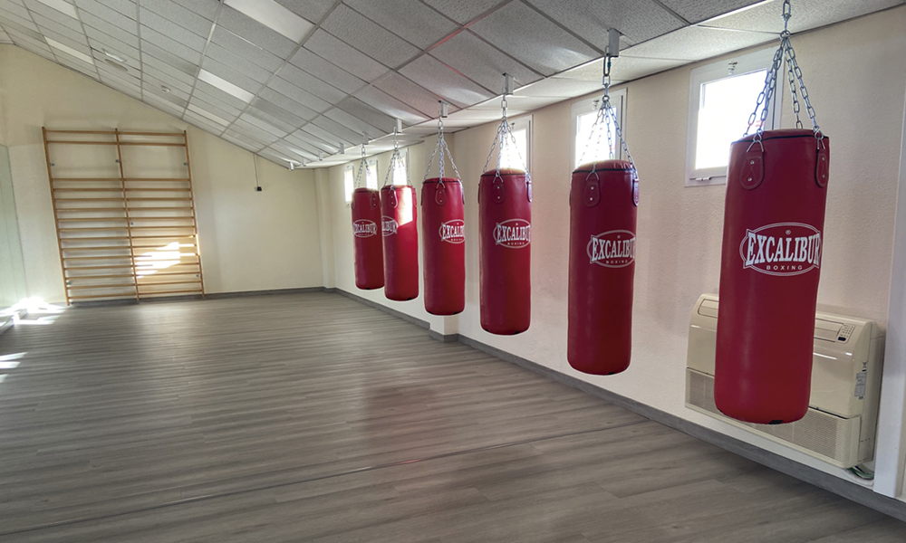 La sala de combifitness del Cerro estrena tarima y mejoras