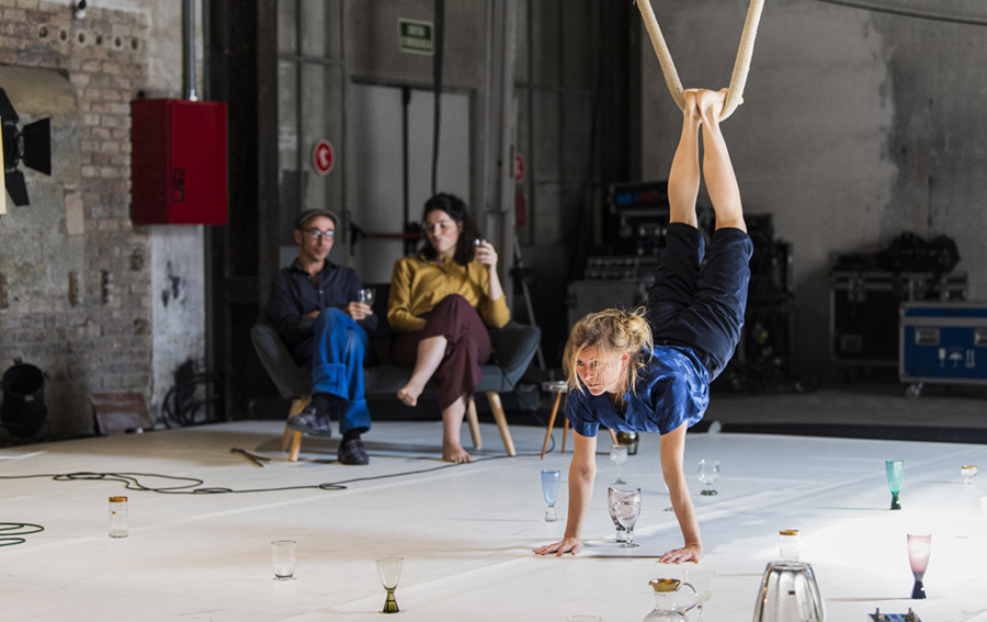 ‘Kristall Bohème’: acrobacia con música, ópera y soplado de vidrio