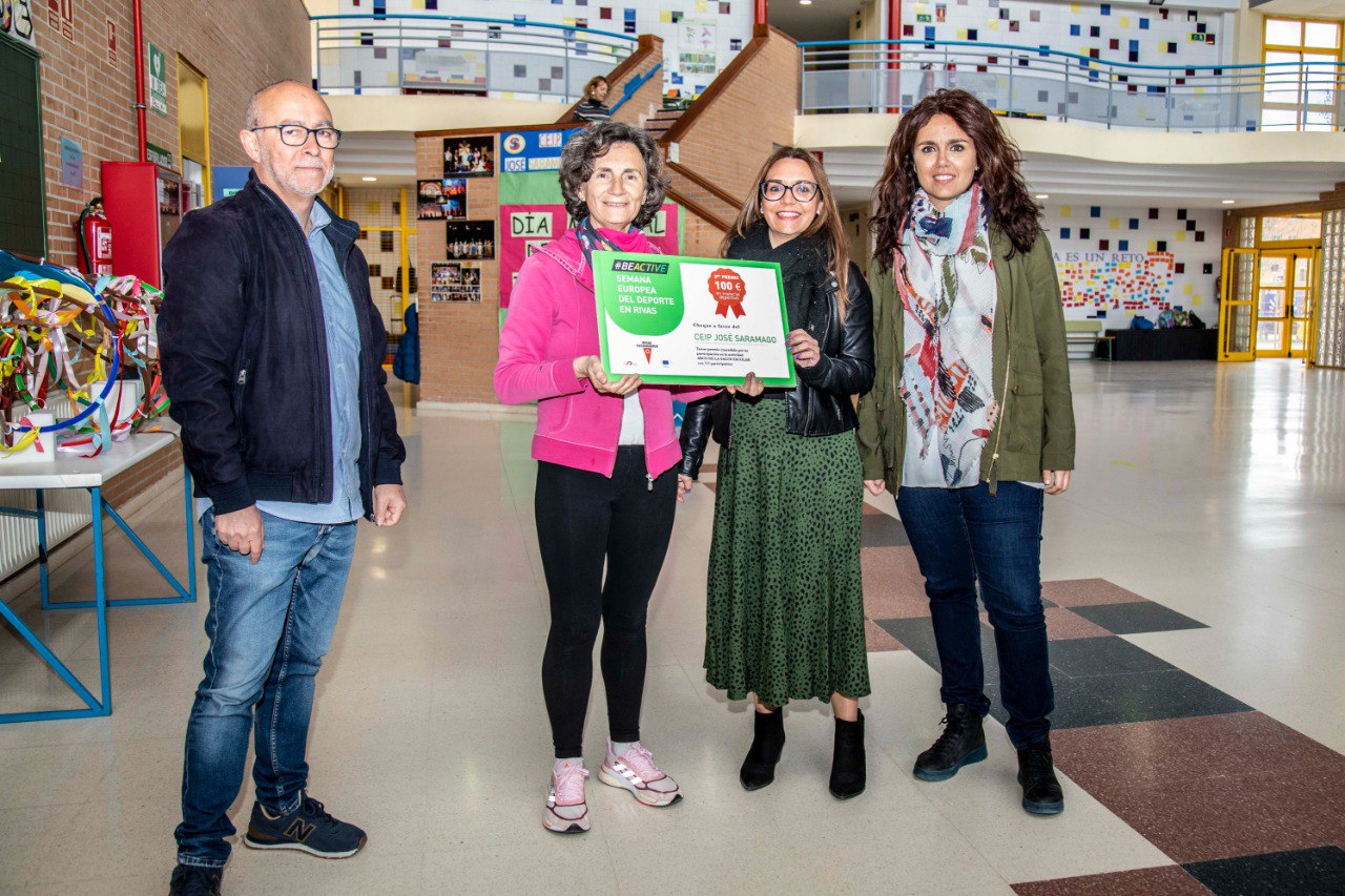 Tres colegios reciben material deportivo por su participación en la Semana Europea del Deporte
