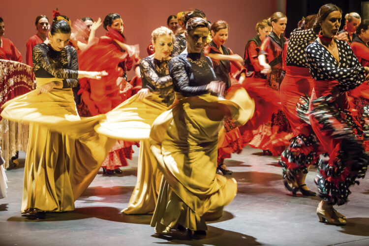Danza moderna y flamenco bailados con música actual