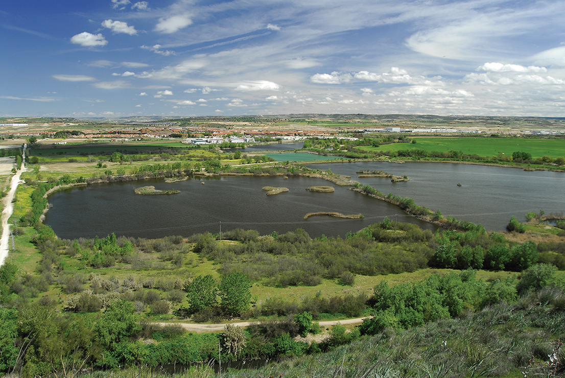 Senderismo por El Espartal: lagunas, cortados y campos