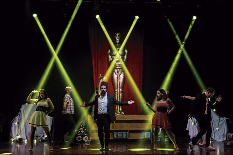 Una tarde de espectáculo: mayores al teatro