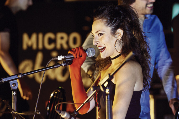 Micro Abierto, luz de luna musical en su cita veraniega