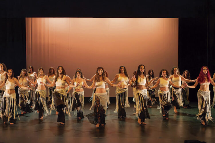 ‘Misterios de Oriente’, el taller de danza oriental de la UP