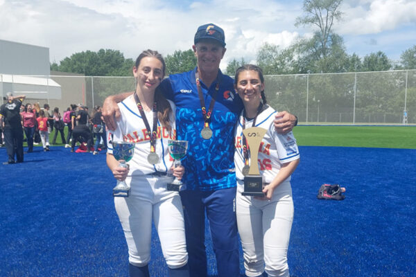 Las hermanas Sara y Carol Donoso, campeonas de España sub 18 con la selección valenciana