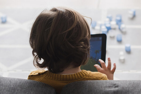 Formación a familias: Internet en la infancia y adolescencia