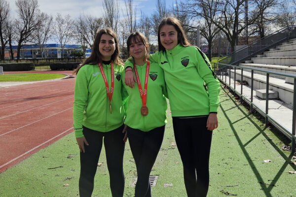 Las ripenses Heba Melero y Lidia Bravo, oro y bronce autonómicos sub 16 en lanzamiento de martillo