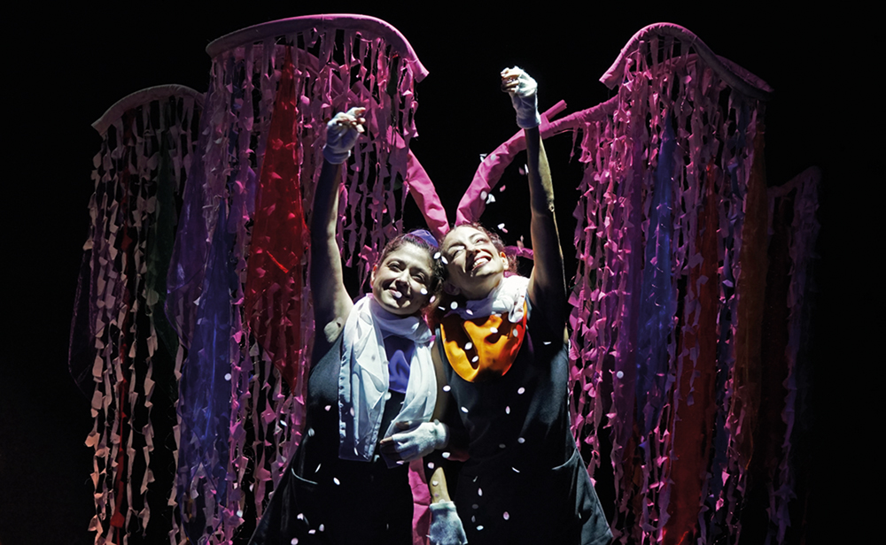 'Pañuelos': un paseo de danza y teatro por las cuatro estaciones del año