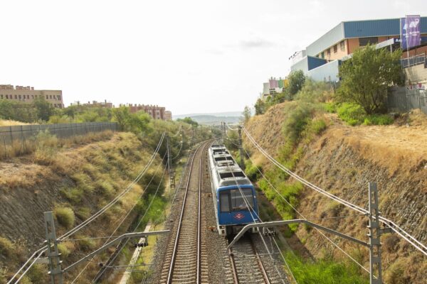 Rivas moviliza 5,9 millones de euros para reforzar la vivienda pública, instalar sombreado en parques infantiles e iniciar el cubrimiento del Metro