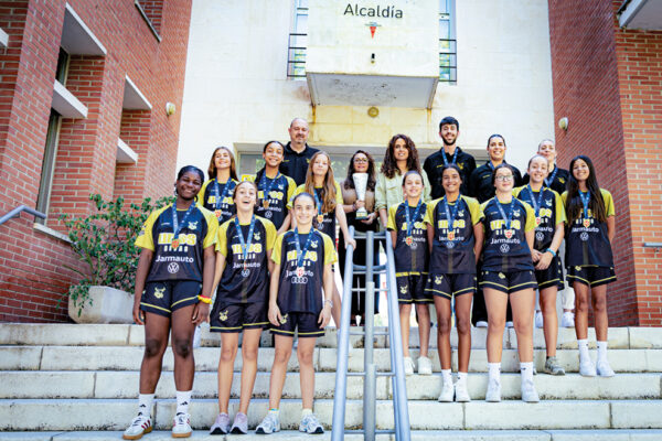 El primer equipo de Rivas campeón de España de baloncesto en categorías inferiores