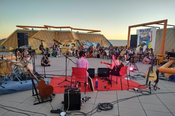Postales de verano o crochet: cultura joven en La Casa+Grande